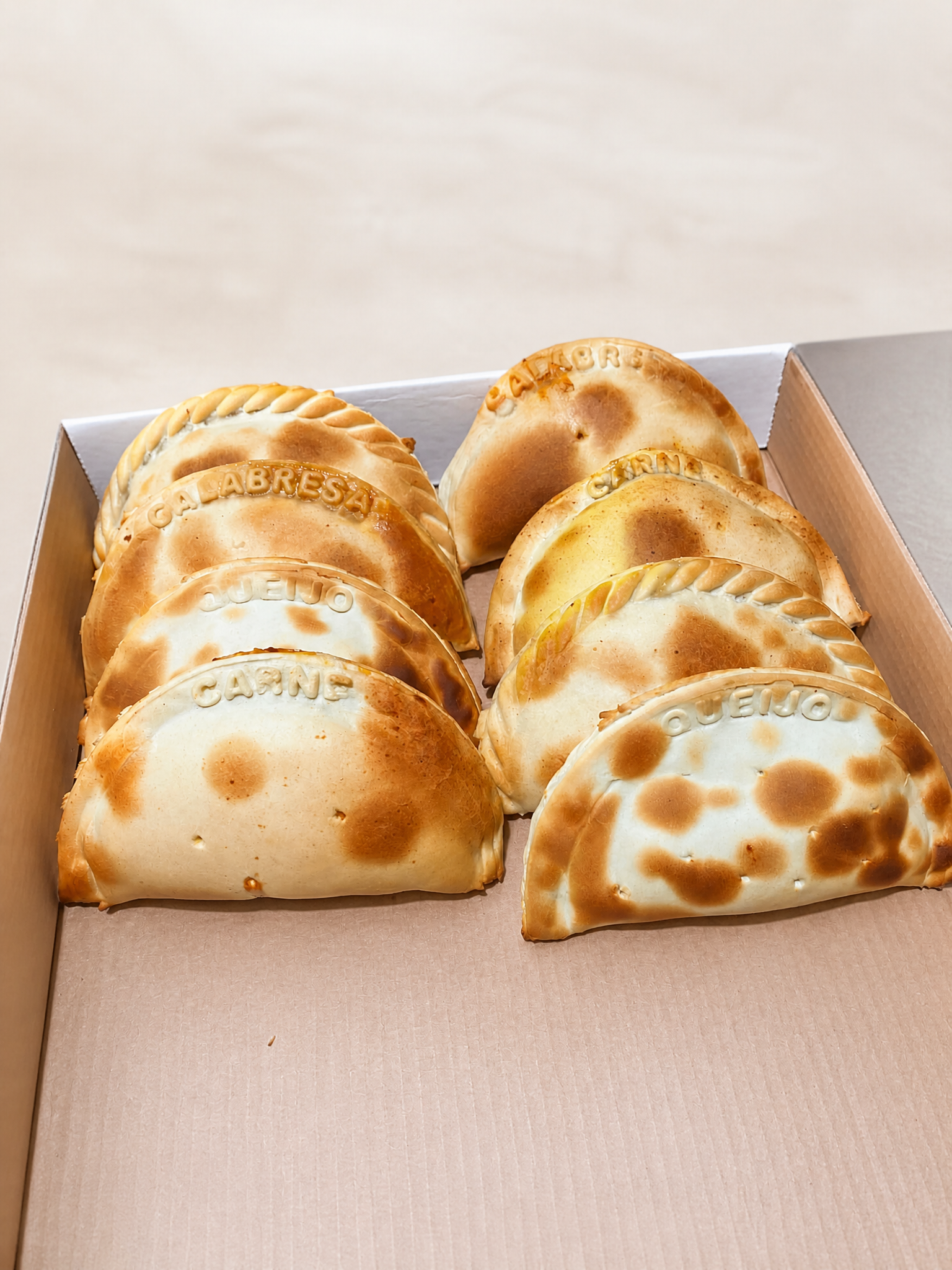 Combo Família com 8 Empanadas Assadas
